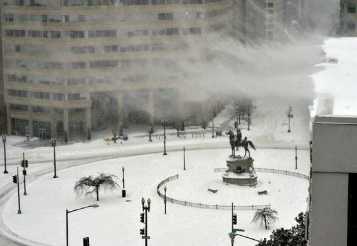La súper tormenta de nieve deja ya al menos 19 muertos en el este de Estados Unidos