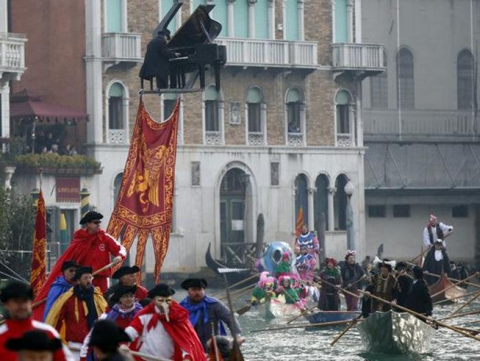 Máscaras, zombies y góndolas: arranca el Carnaval de Venecia 2016