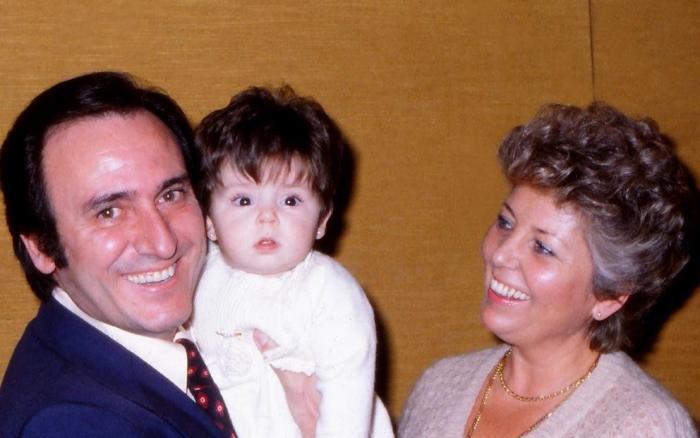 El fallo garrafal del 'Lazos de sangre' de Manolo Escobar del que avisó su hija: "Ese no es mi padre"