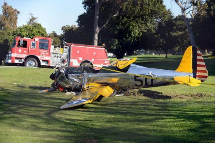 Harrison Ford, investigado por sobrevolar un avión de pasajeros con su avioneta