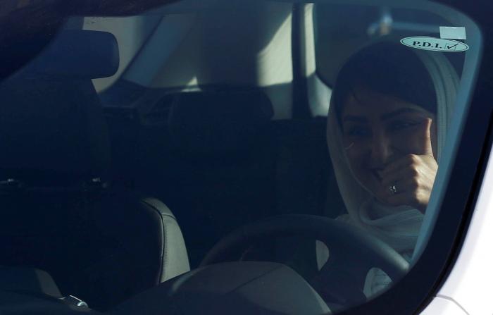 Dentro de una autoescuela para mujeres en Arabia Saudí (FOTOS)