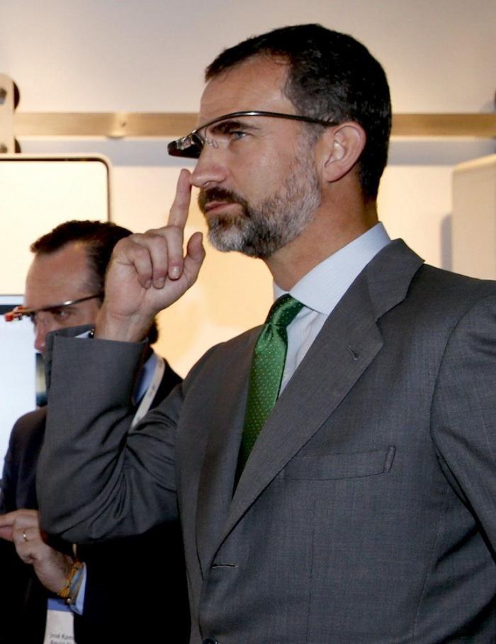 Letizia con Google Glass: visita de los Príncipes a la sede de la compañía (FOTOS)