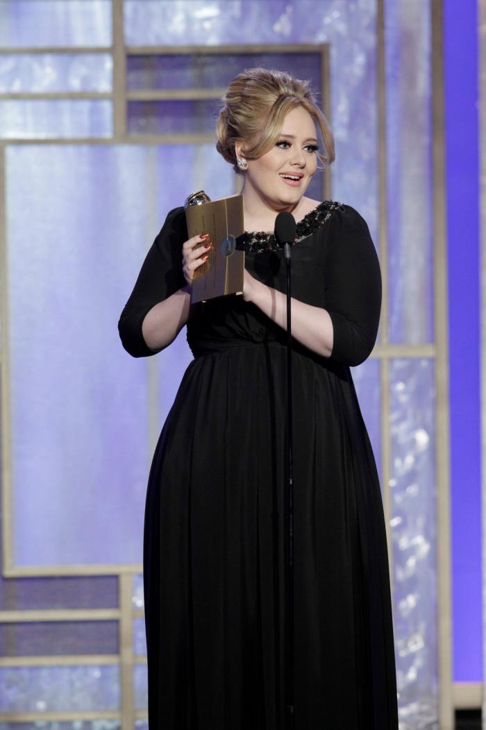 Adele arrasa al recuperar un vestido de hace cuatro años para mostrar su gran cambio físico