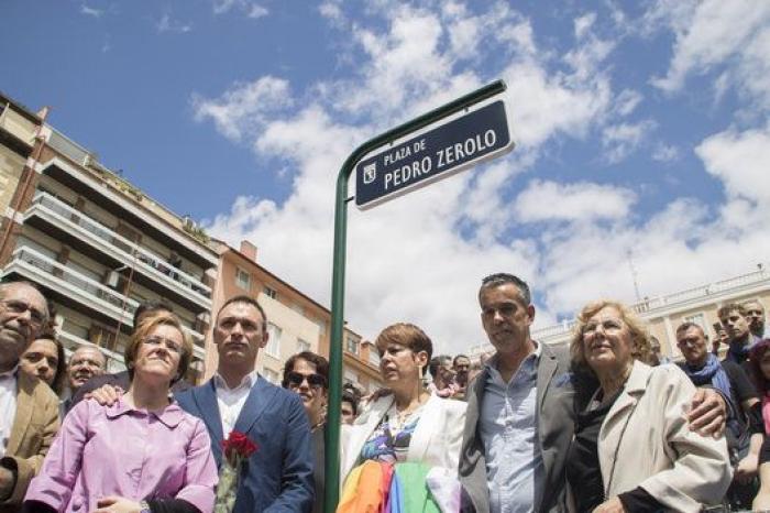 Vox quiere quitar el nombre de Pedro Zerolo de la plaza que le homenajea en Chueca