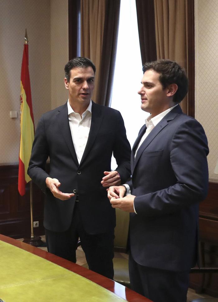 Sánchez y Rivera crearán un espacio de diálogo para la reforma constitucional
