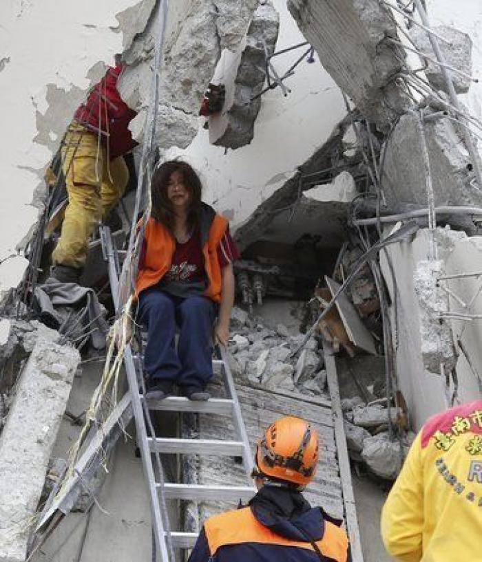 Taiwán acelera el rescate para salvar a posibles supervivientes del terremoto, cuando ya se contabilizan 26 muertos