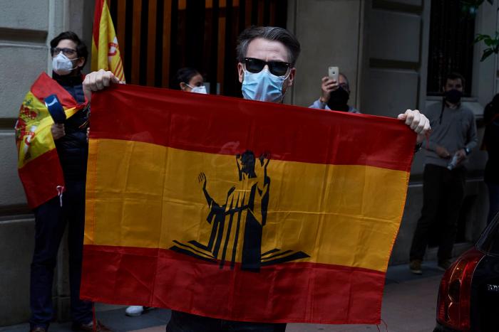 Álvarez de Toledo descarta dimitir y asegura que no le interesan las críticas