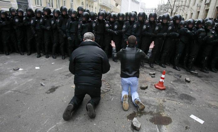 La UE suspende el acuerdo con Ucrania que ha generado las protestas