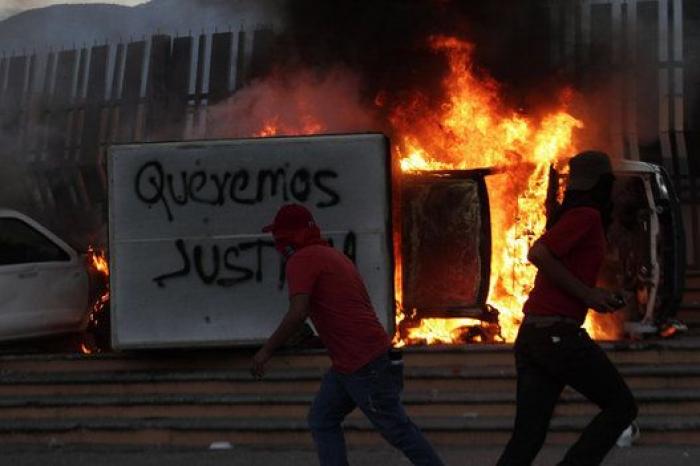 La desaparición de los 43 estudiantes de Ayotzinapa (México) fue un "crimen de Estado"