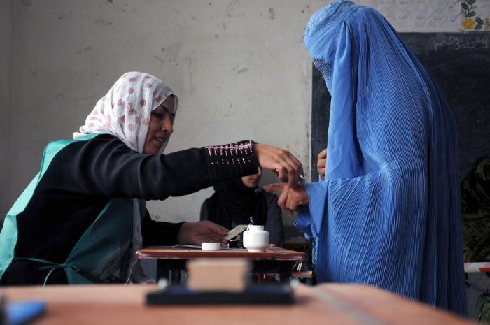 Afganistán se dispone a acudir a las urnas en alerta máxima por la violencia