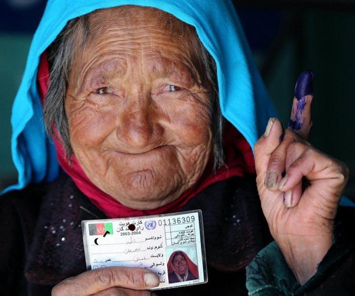 Las imágenes de la segunda vuelta de las elecciones en Afganistán (FOTOS)