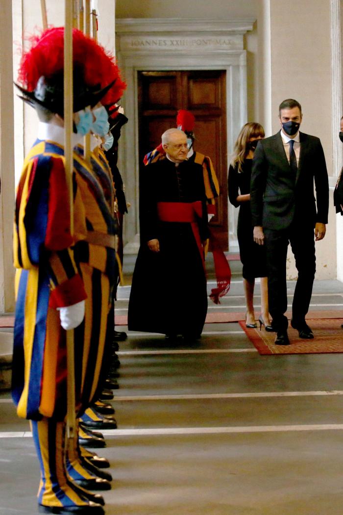 El papa compara la UE con las "dictaduras" por intentar no mencionar la palabra Navidad