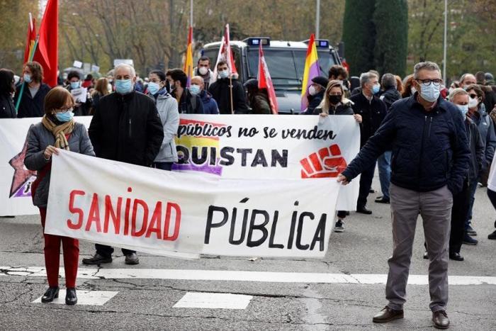 "Una limosna para acallarnos": el hartazgo de los sanitarios ante los planes de Madrid para la Primaria