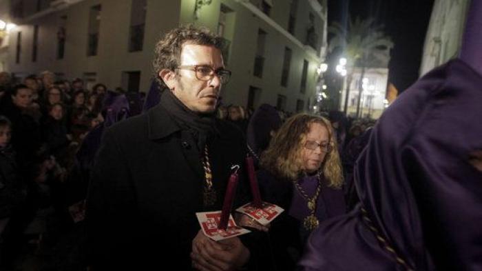 La Justicia obliga al Ayuntamiento de Cádiz a retirar la bandera republicana