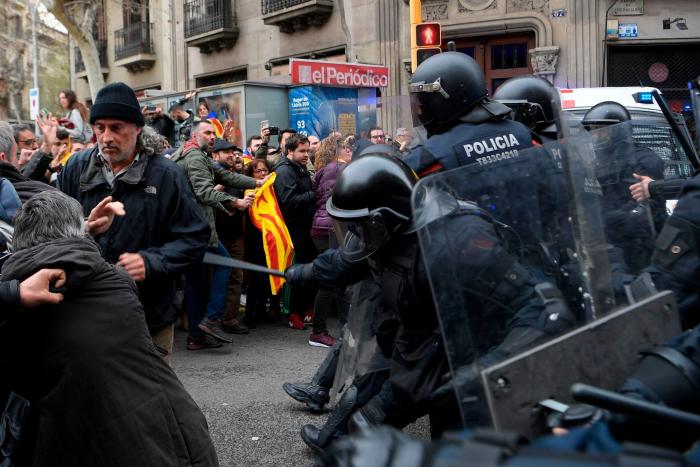 Puigdemont, tras ser arrestado: "Ahora no tiene que haber violencia"