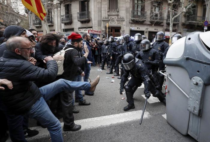 Puigdemont anuncia el impulso de una "Asamblea de Cargos Electos de Cataluña" si la sentencia del procés es condenatoria