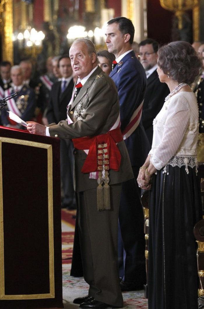 La foto del 'reencuentro' entre Sánchez y el rey tras el anuncio de renovación de la Corona