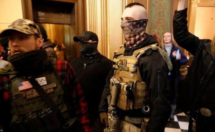 Cuatro muertos y 14 policías heridos durante el asalto al Capitolio de EEUU