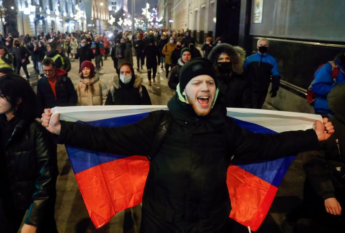 Rusia aumenta la represión y arresta a varios disidentes políticos