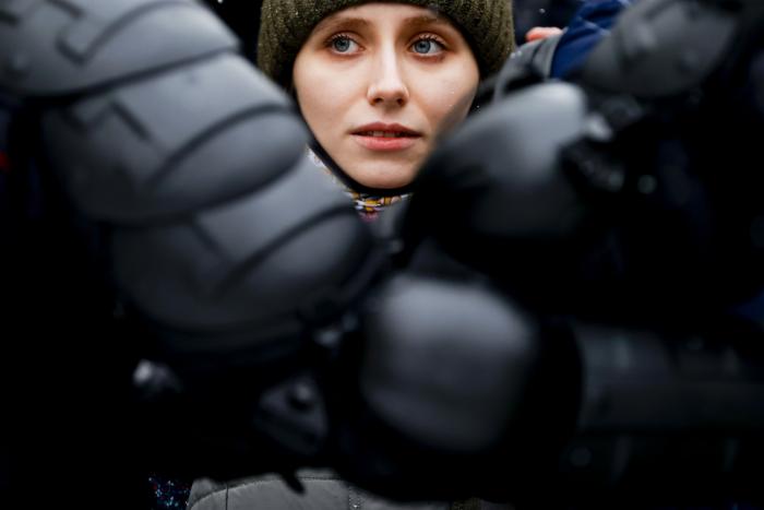 Miles de personas desafían a Putin y salen a la calle en Rusia en apoyo a Navalni