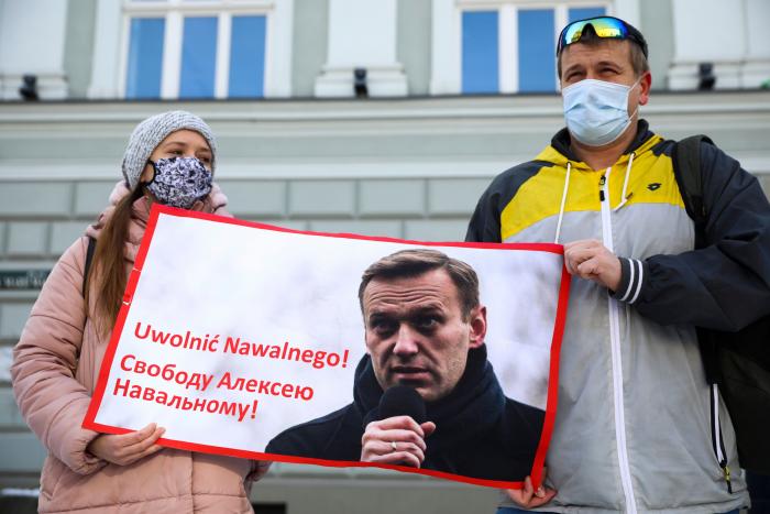 La familia del opositor ruso Navalny alerta de que está al borde de la muerte