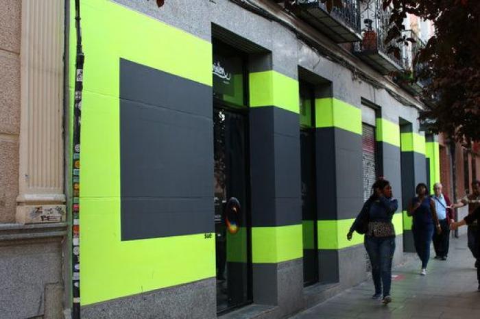 Lanzan objetos a Ignacio Aguado (C's) en un acto contra la okupación en Lavapiés (Madrid)