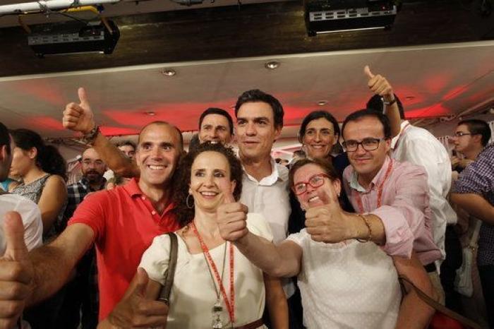 Susana Díaz, primera líder regional con la que se reúne Pedro Sánchez tras ser elegido
