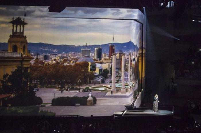 El guiño de Adele a Barcelona en su primer concierto en la ciudad catalana