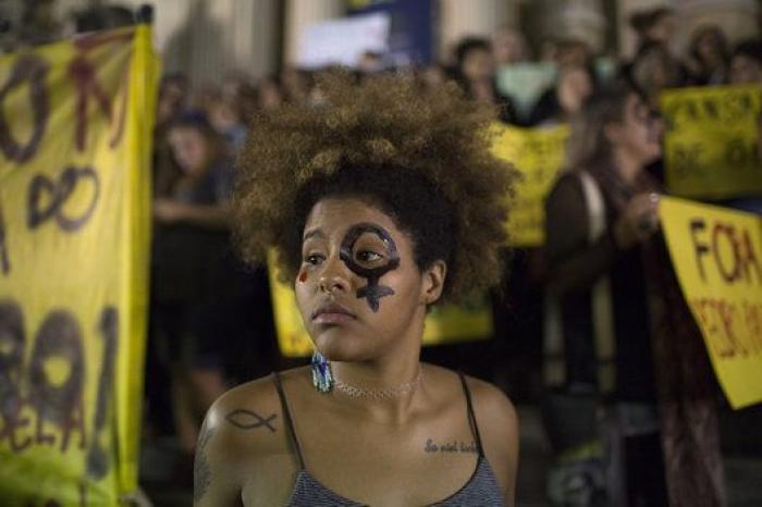 La violación colectiva a una joven consterna Brasil y expande la indignación en las calles