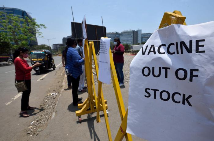 Vacunación mundial: cuando hay quien tiene cuatro salvavidas y quien no tiene ninguno