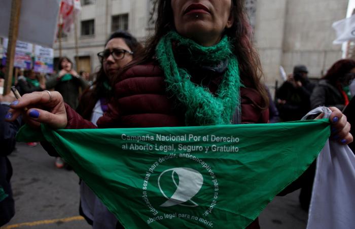 Ira contra un senador argentino que defiende que hay violaciones "sin violencia"