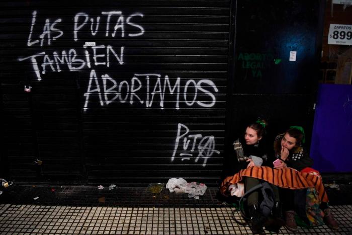 Ira contra un senador argentino que defiende que hay violaciones "sin violencia"