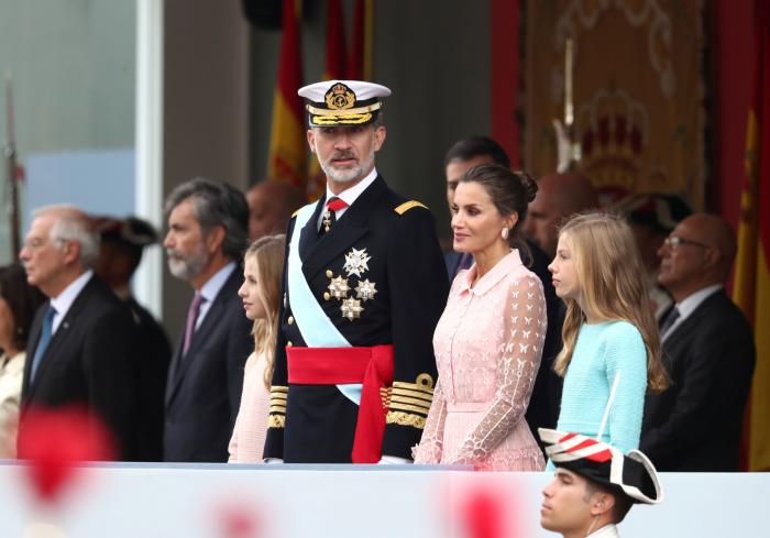 El gesto de la reina Letizia que ha emocionado al paracaidista accidentado en el desfile de la Hispanidad
