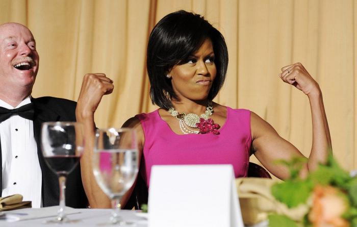 Michelle Obama lanza un contundente mensaje con el collar que llevó en la Convención Demócrata