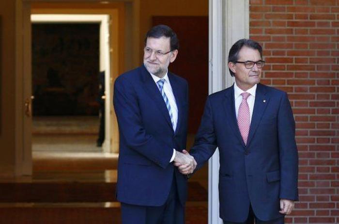 "¡Visca Espanya!": Interrumpen a Artur Mas mientras relata su reunión con Rajoy (VÍDEO)