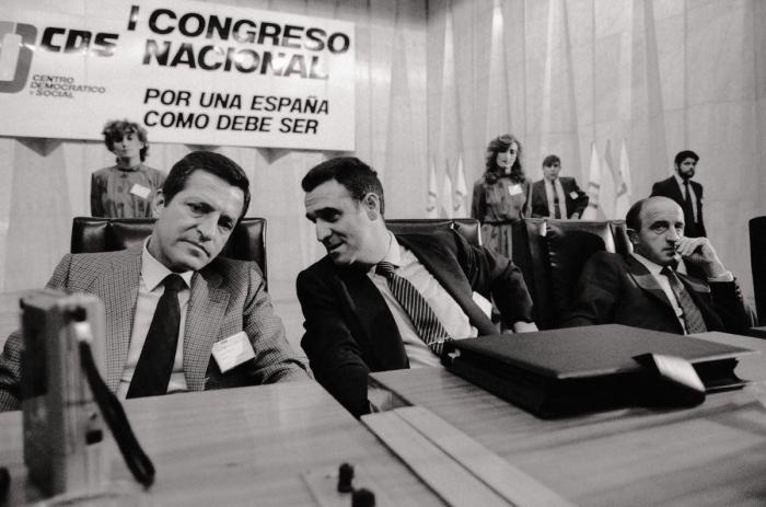 Nombran en el Congreso a Adolfo Suárez y su hijo pide la palabra indignado: "¡No es comparable!"