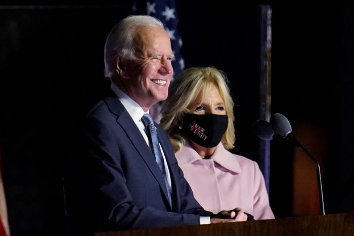 Jill Biden trata de gritar "Sí se puede" en español y las redes no la perdonan