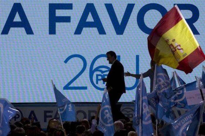 La foto de Rajoy andando entre alcachofas que triunfa en Twitter