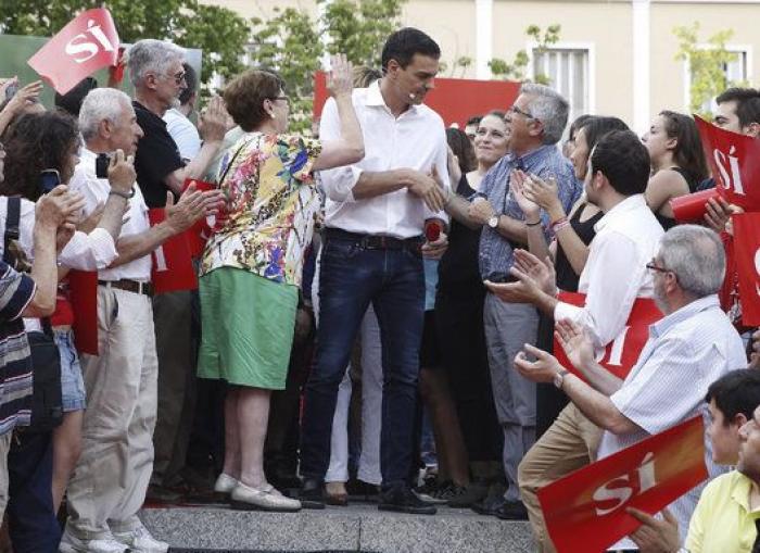 La foto de Rajoy andando entre alcachofas que triunfa en Twitter