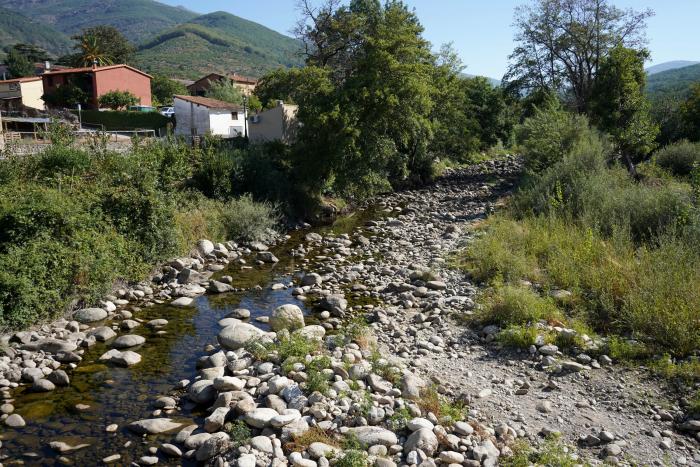 La hidroeléctrica de Rialb (Lleida) para su actividad por falta de agua por primera vez desde 2009