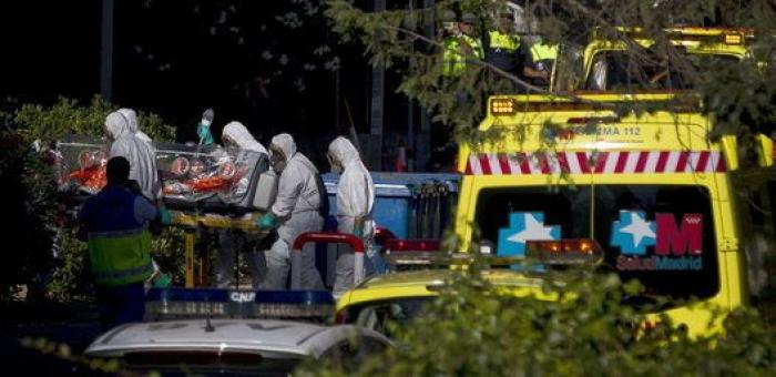 Miguel Pajares, el religioso con ébola, ingresa en el hospital Carlos III de Madrid