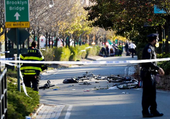 Un atropello múltiple y un asalto dejan al menos dos muertos y 17 heridos en Pensilvania (EEUU)