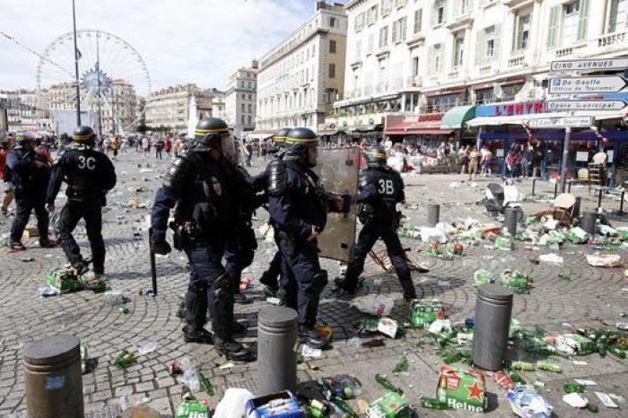 La policía francesa detiene a otros 36 hinchas en Lille en nuevos altercados