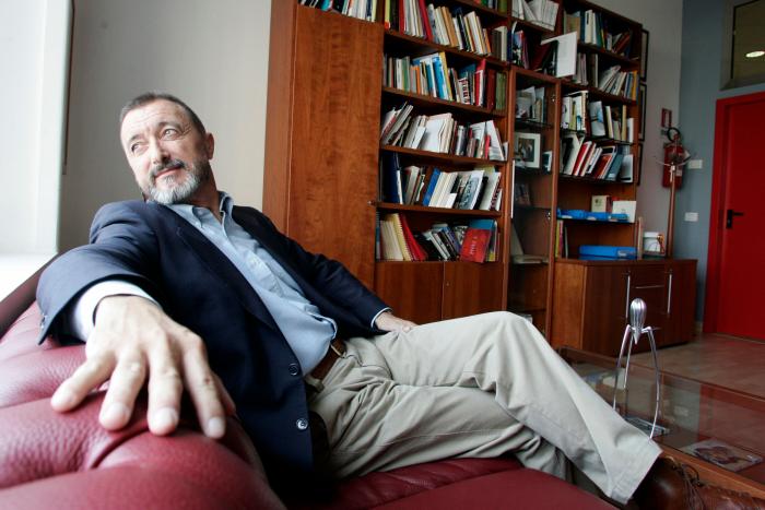 Pérez-Reverte sorprende con su alabanza a un conocido político: "Es un parlamentario formidable"