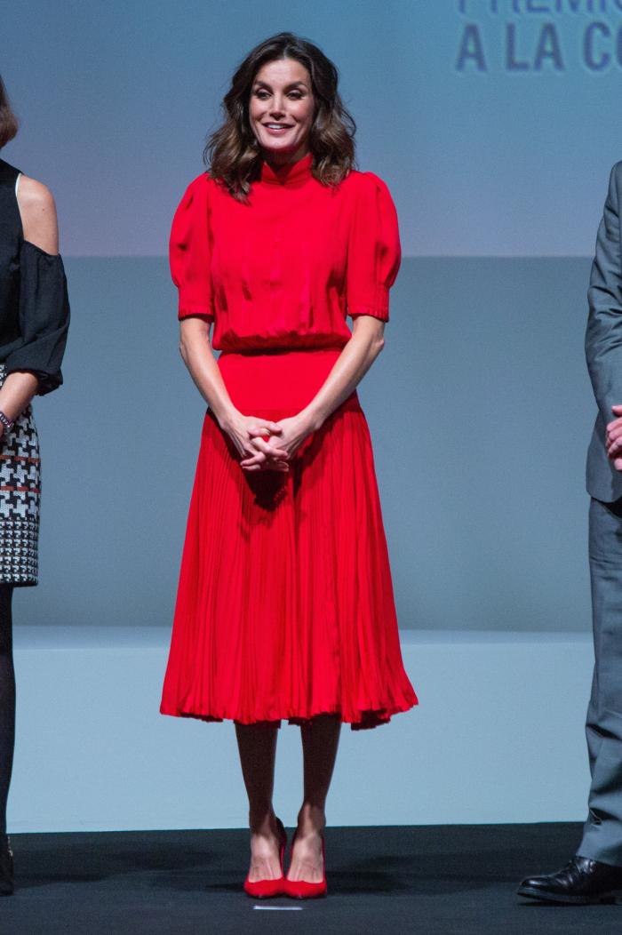 Letizia, con un vestido de gala de H&M, es la perfecta invitada en Suecia