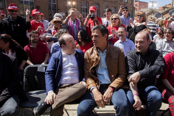 Díaz arrasa en avales en Andalucía y Sánchez se impone en Cataluña y la Comunidad Valenciana