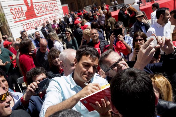 Díaz arrasa en avales en Andalucía y Sánchez se impone en Cataluña y la Comunidad Valenciana