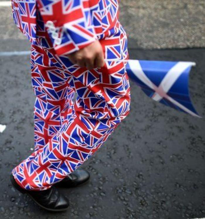 Isabel II, sobre el referéndum de Escocia: "Espero que la gente piense con mucho cuidado"