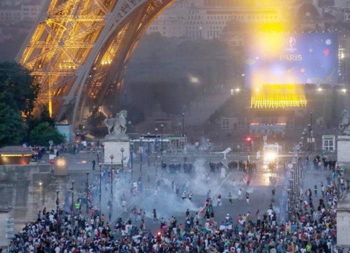 Cierran la Torre Eiffel tras los incidentes durante la final de la Eurocopa