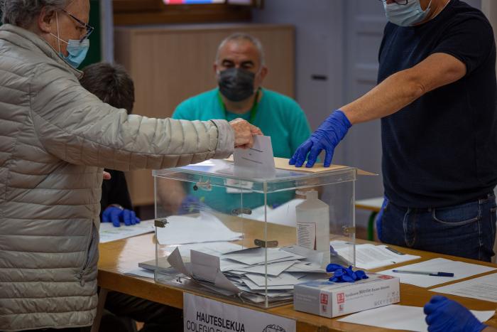 Las elecciones vascas registran el mínimo histórico de participación: 52,8%